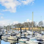 2 Bedroom Awesome In *