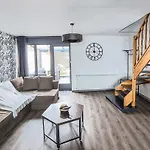 2 Bedroom Awesome In Hébergement de vacances
