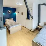 Stunning In With Wifi بيت للعطل *