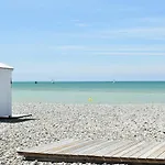 2 Bedroom Awesome In Casa vacanze *