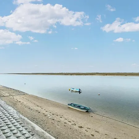 2 Bedroom Awesome In بيت للعطل